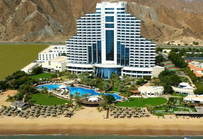 Le Méridien Al Aqah Beach Resort
