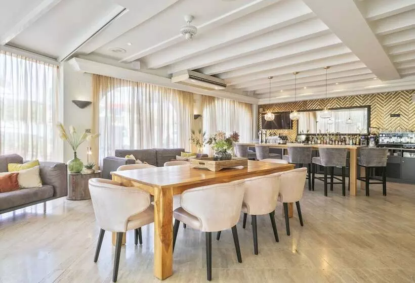 Van Der Valk Hotel Barcarola