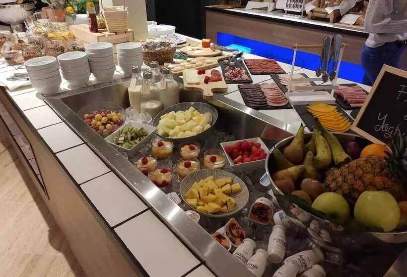 Van Der Valk Hotel Barcarola