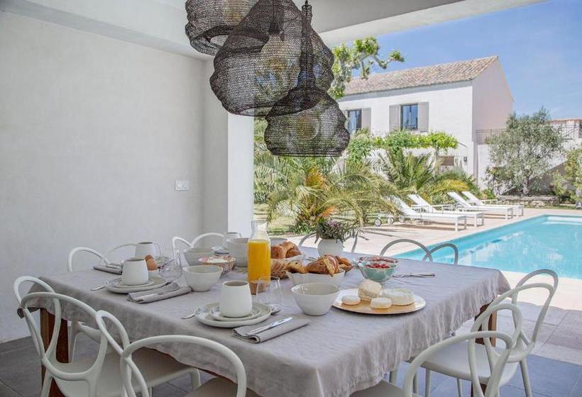 ベッドアンドブレックファースト Maison Galatéa