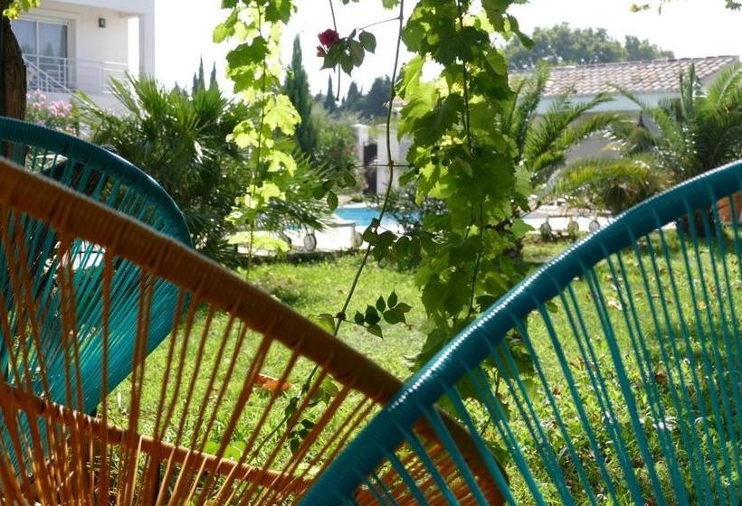 ベッドアンドブレックファースト Maison Galatéa