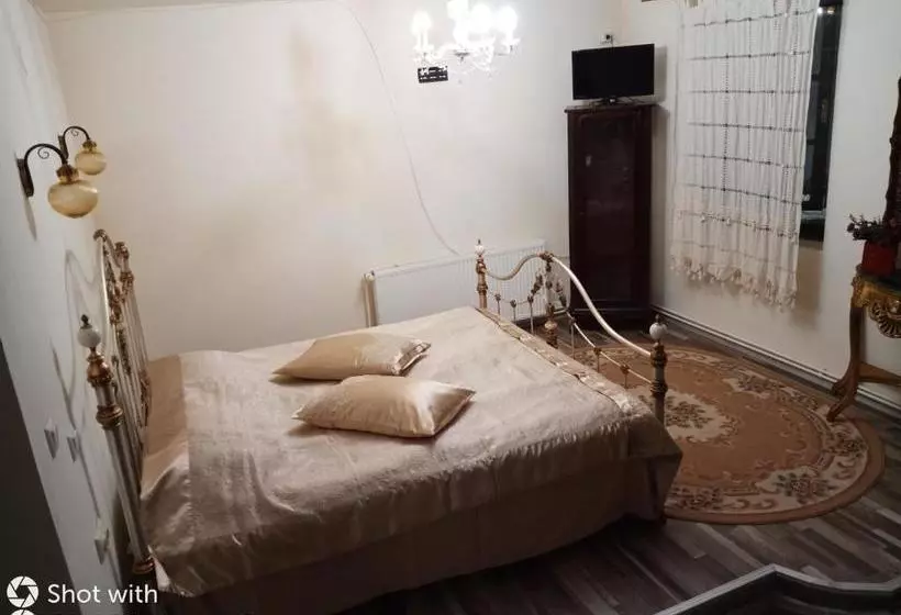 پانسیون Casa Cu Farfurii