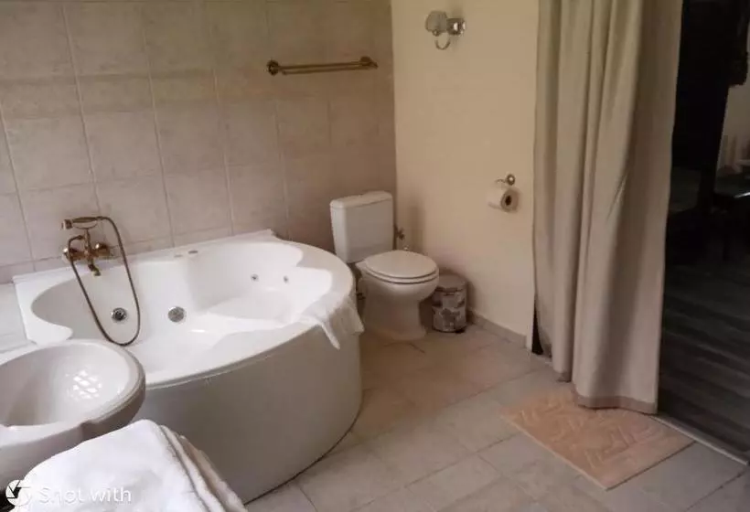 پانسیون Casa Cu Farfurii