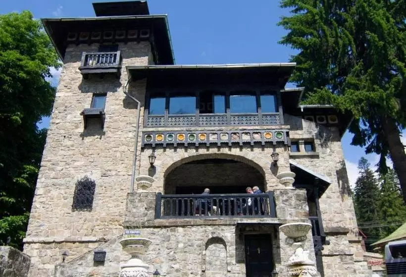 پانسیون Casa Cu Farfurii