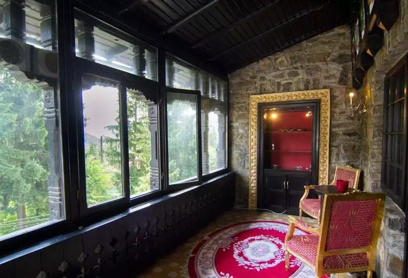 پانسیون Casa Cu Farfurii