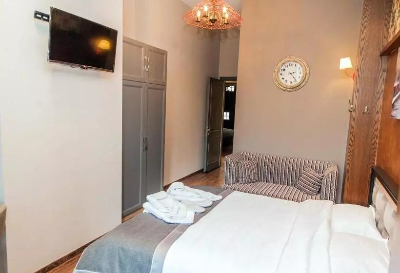 ペンション Guest House People