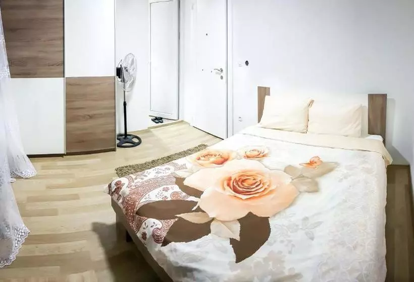 پانسیون Venecia Plaza Struga