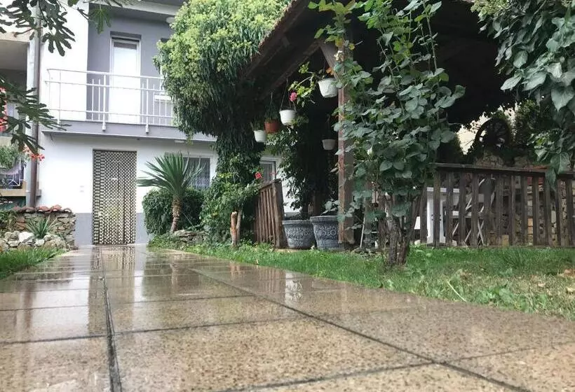 پانسیون Venecia Plaza Struga