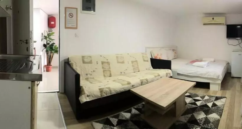 پانسیون Venecia Plaza Struga