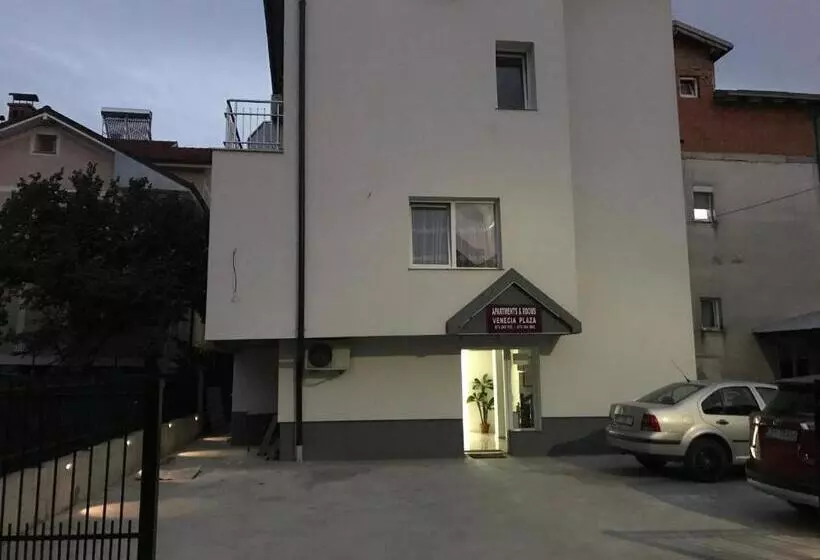 پانسیون Venecia Plaza Struga