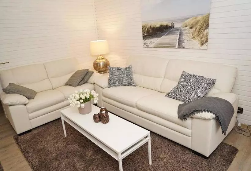 Lomakeskus Blockhaus _ Grosse Terrasse Mit St