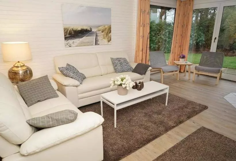 Lomakeskus Blockhaus _ Grosse Terrasse Mit St