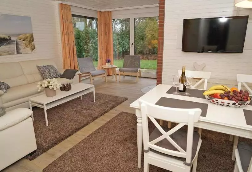 Lomakeskus Blockhaus _ Grosse Terrasse Mit St