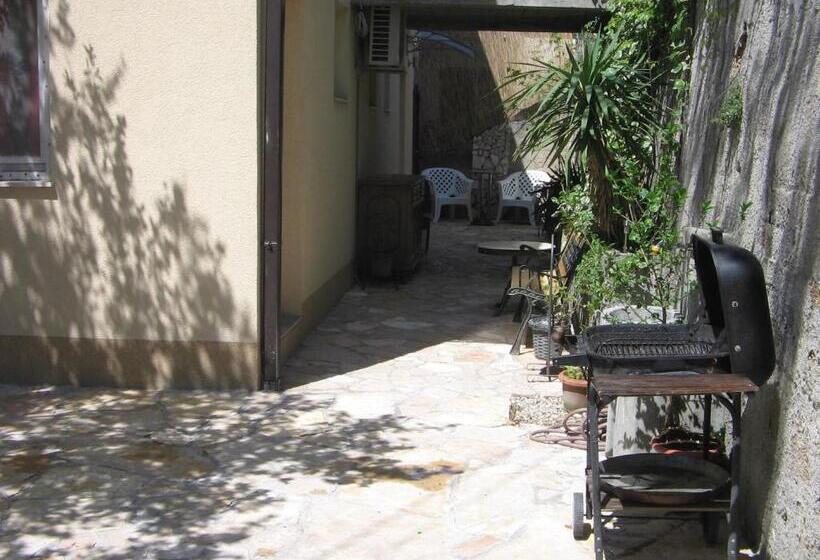 پانسیون Guesthouse Panorama