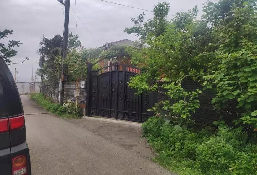 Majatalo Private House In Batumi