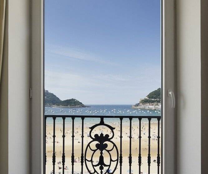 هتل De Londres Y De Inglaterra