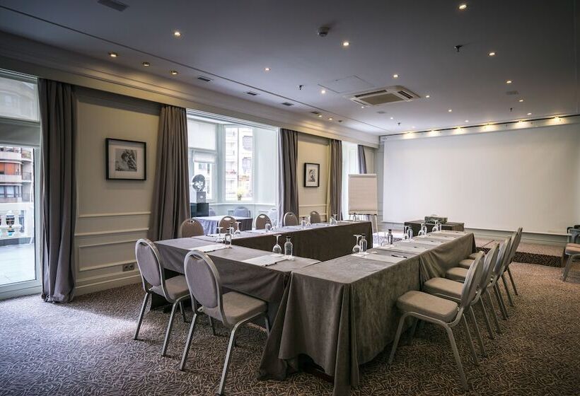 هتل De Londres Y De Inglaterra