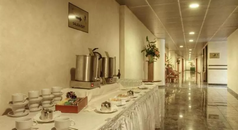 호텔 Diego De Almagro Aeropuerto