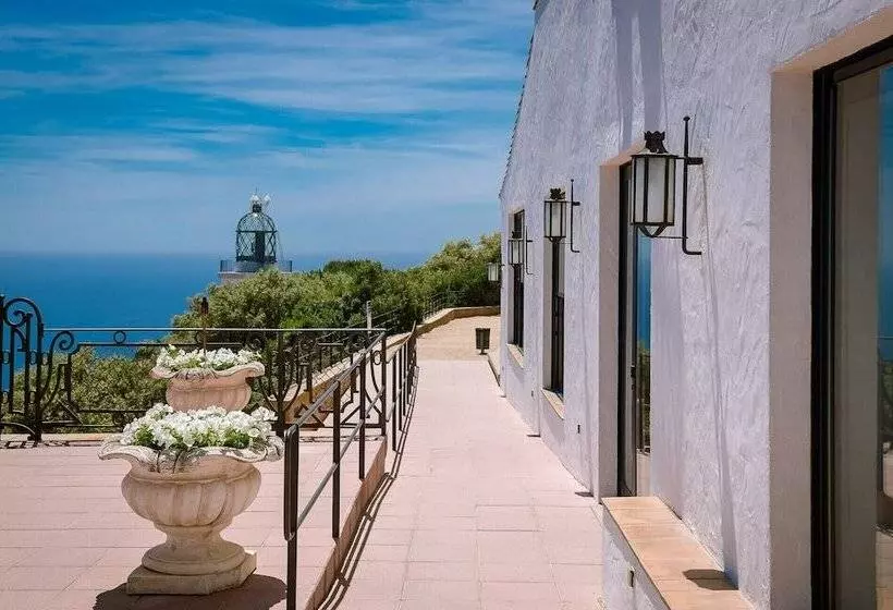 El Far Hotel Restaurant