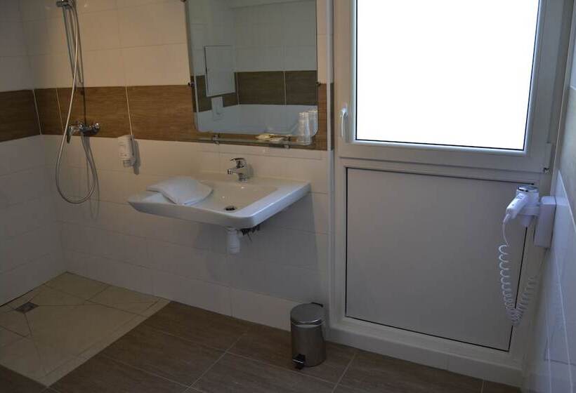 هتل Du Parc Euromédecine By Akena