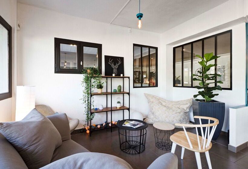 בית מלון כפרי Kyriad Lyon Sud Saint Genis Laval