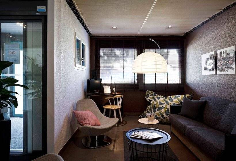 בית מלון כפרי Kyriad Lyon Sud Saint Genis Laval