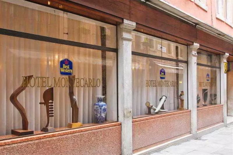 هتل Montecarlo