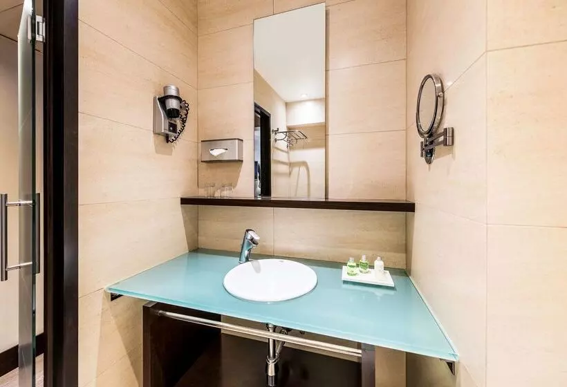 هتل NH Brussels Stéphanie