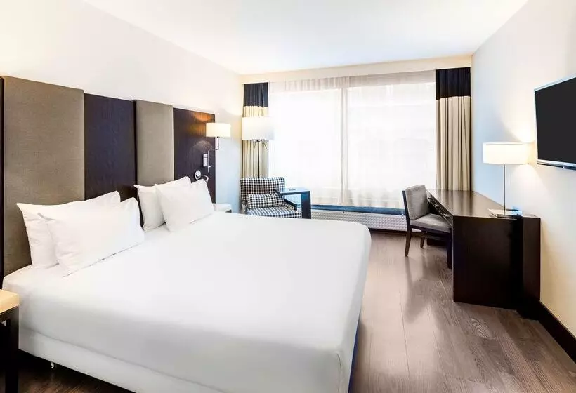 هتل NH Brussels Stéphanie