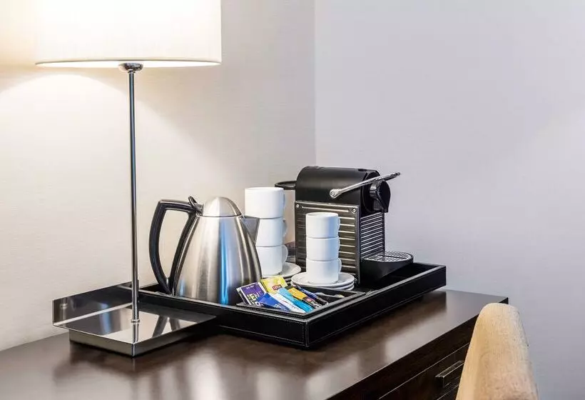 هتل NH Brussels Stéphanie