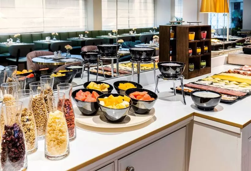 هتل NH Brussels Stéphanie