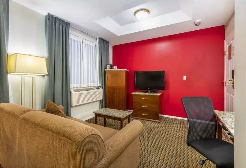 호텔 Quality Inn & Suites