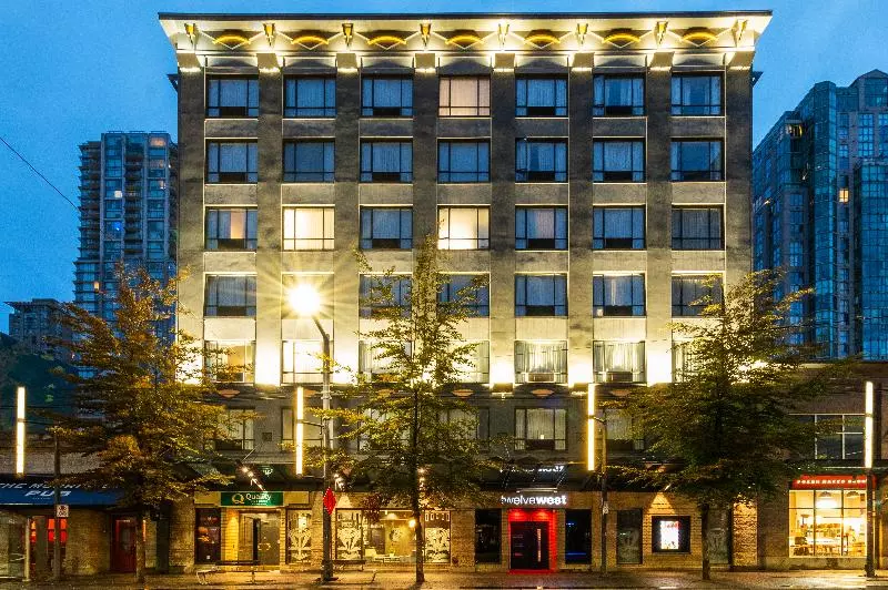 호텔 Quality Inn & Suites