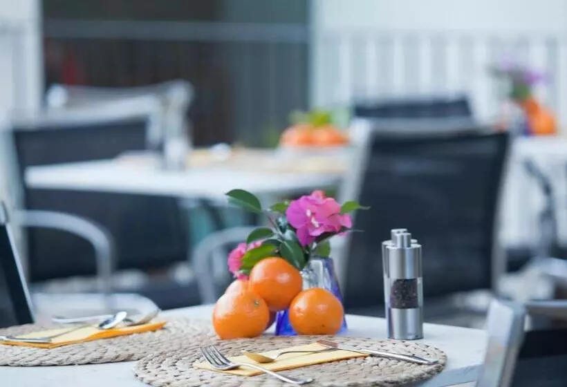 乡村酒店  Fornalutx Petit Hotel   Bed & Breakfast