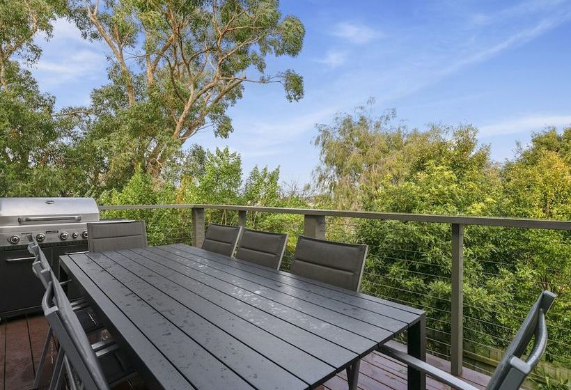 Summer Breeze  Free Wifi & Netflix Inlet Side Central Location