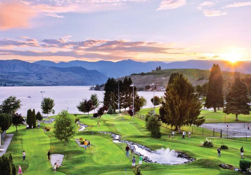 Hotel Lake Chelan Shores Resort