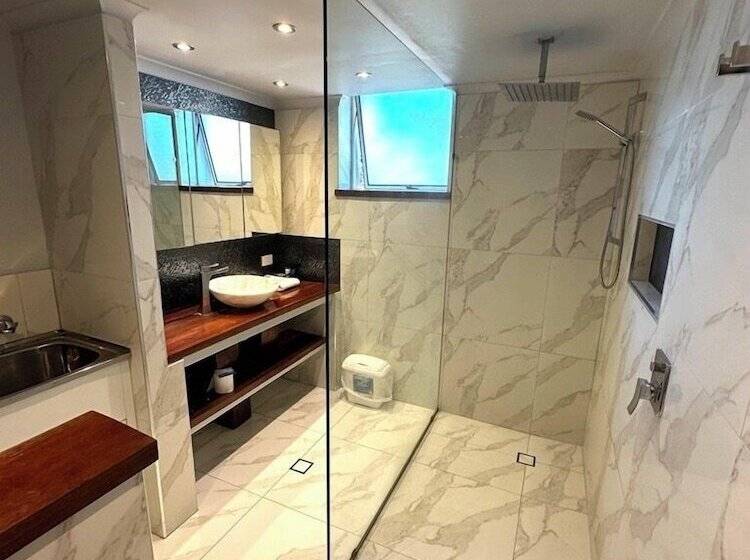 Goldsborough Place Apartments