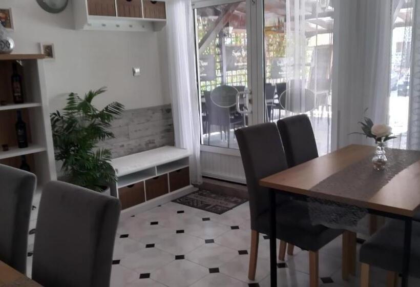 בית מלון כפרי Victoria Family