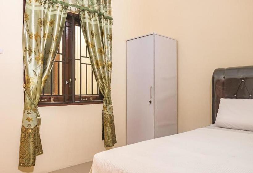 בית מלון כפרי Apartemen Sentra Timur By Central East Property