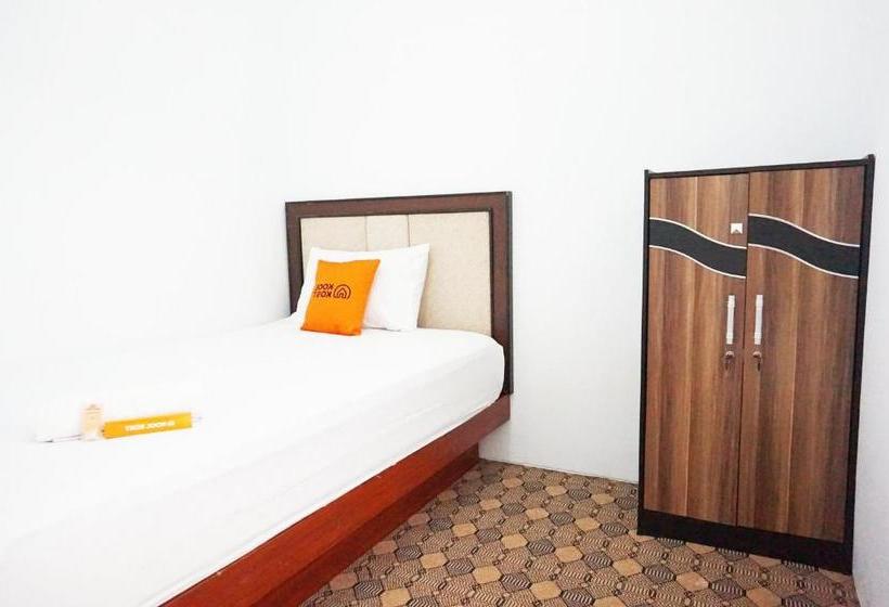 בית מלון כפרי Apartemen Sentra Timur By Central East Property