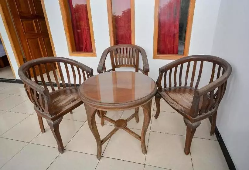 Hotelli Oyo 2331 Pondok Poniran