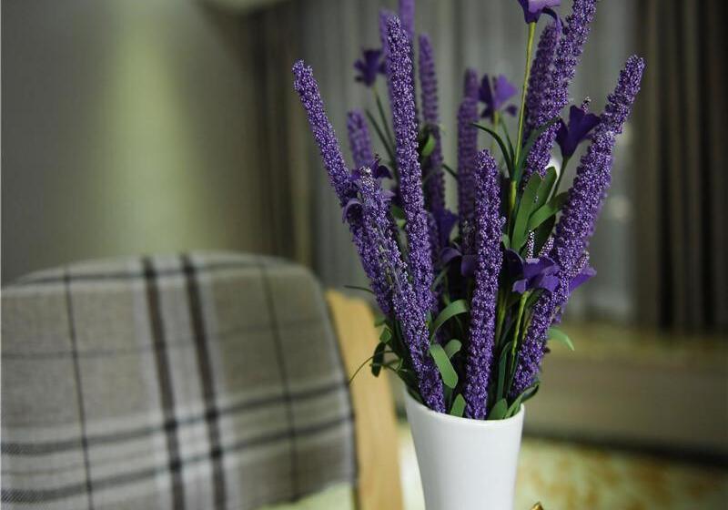 Lavande Hotel Guiyang Flower Orchard Fortune Plaza