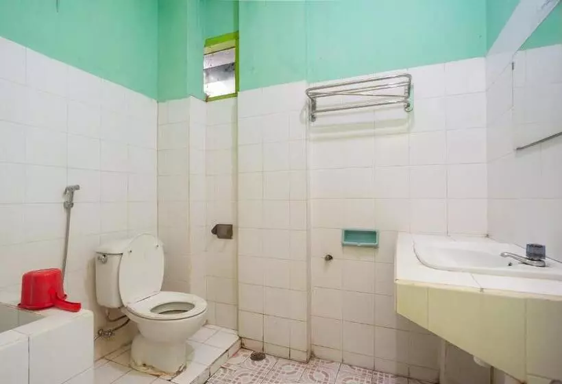 Reddoorz Syariah At Hotel Matahari 2