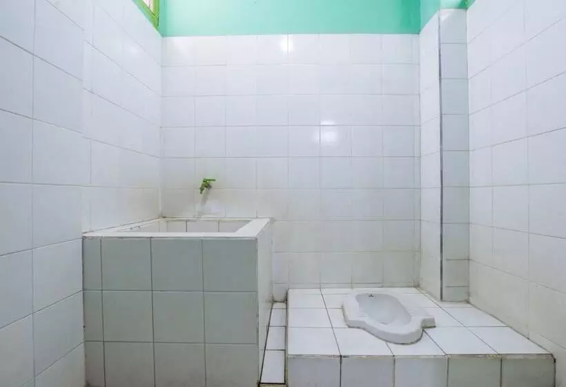 Reddoorz Syariah At Hotel Matahari 2