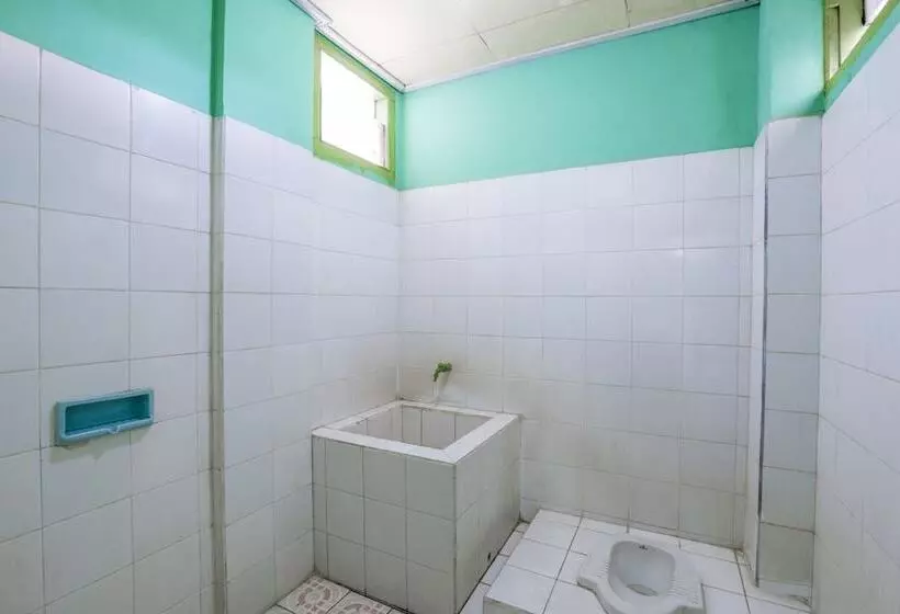 Reddoorz Syariah At Hotel Matahari 2