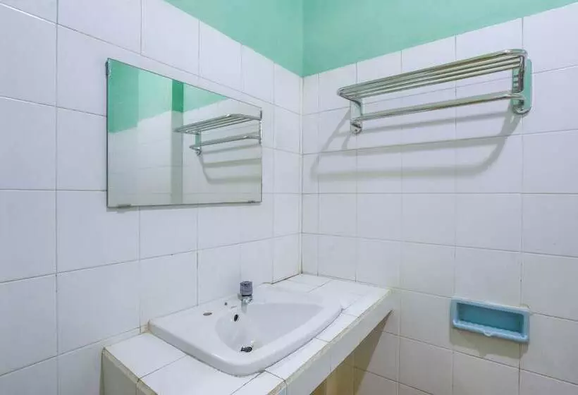 Reddoorz Syariah At Hotel Matahari 2