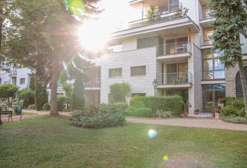 The Bluedeck Wellness Apartment