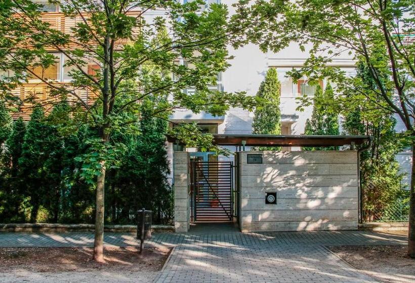 The Bluedeck Wellness Apartment