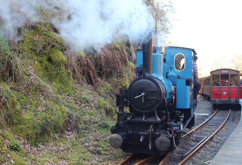 민박 The Old School House