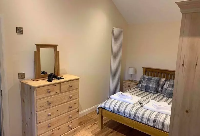 Aamiaismajoitus (B&B) The White Lady